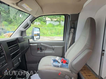 2023 Chevrolet Express 3500 Cutaway 1WT DRW - miniatura 13