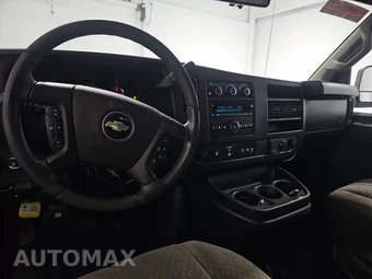 2023 Chevrolet Express 3500 Passenger Van LS 1LS 135.2" WB - miniatura 11