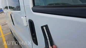 2023 Chevrolet Express 3500 Passenger Van LS 1LS 135.2" WB - miniatura 38