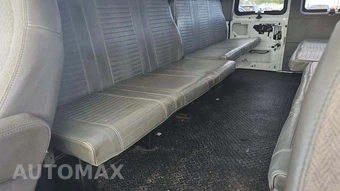 2023 Chevrolet Express 3500 Passenger Van LS 1LS 135.2" WB - miniatura 45