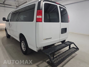 2023 Chevrolet Express 3500 Passenger Van LS 1LS 135.2" WB - miniatura 6