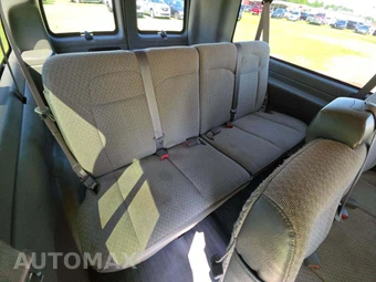 2023 Chevrolet Express 3500 Passenger Van LS 1LS 155.1" WB - miniatura 11