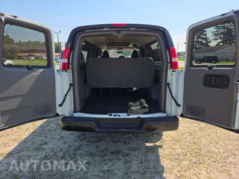 2023 Chevrolet Express 3500 Passenger Van LS 1LS 155.1" WB - miniatura 12