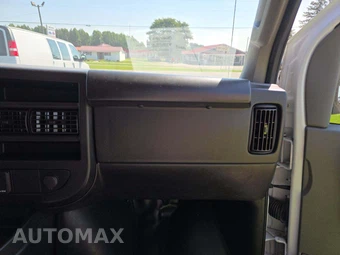 2023 Chevrolet Express 3500 Passenger Van LS 1LS 155.1" WB - miniatura 17