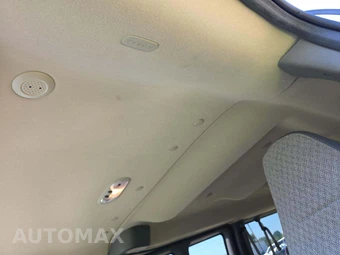 2023 Chevrolet Express 3500 Passenger Van LS 1LS 155.1" WB - miniatura 8