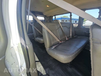 2023 Chevrolet Express 3500 Passenger Van LS 1LS 155.1" WB - miniatura 13