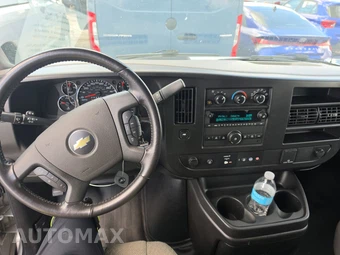 2023 Chevrolet Express 3500 Passenger Van LS 1LS 155.1" WB - miniatura 11