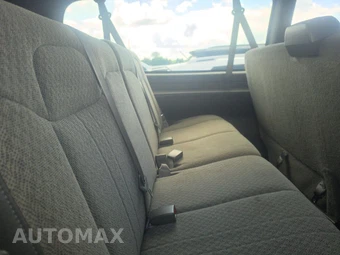 2023 Chevrolet Express 3500 Passenger Van LS 1LS 155.1" WB - miniatura 14