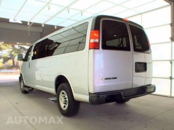 2023 Chevrolet Express 3500 Passenger Van LS 1LS 155.1" WB - miniatura 6
