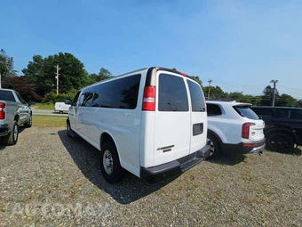 2023 Chevrolet Express 3500 Passenger Van LS 1LS 155.1" WB - miniatura 2
