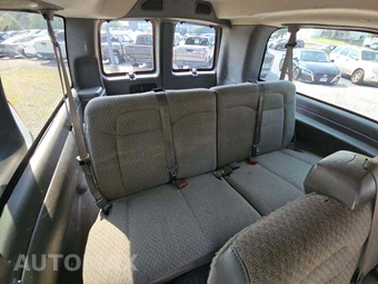 2023 Chevrolet Express 3500 Passenger Van LS 1LS 155.1" WB - miniatura 34