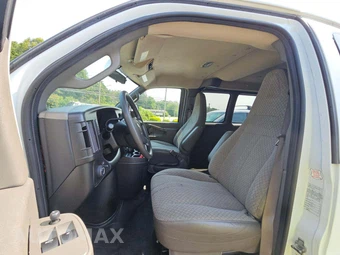 2023 Chevrolet Express 3500 Passenger Van LS 1LS 155.1" WB - miniatura 6