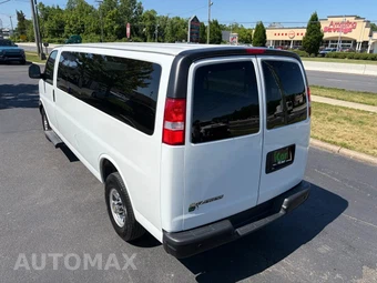 2023 Chevrolet Express 3500 Passenger Van LS 1LS 155.1" WB - miniatura 11