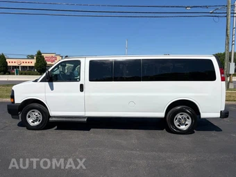 2023 Chevrolet Express 3500 Passenger Van LS 1LS 155.1" WB - miniatura 12