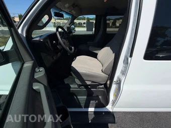 2023 Chevrolet Express 3500 Passenger Van LS 1LS 155.1" WB - miniatura 17