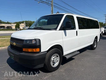 2023 Chevrolet Express 3500 Passenger Van LS 1LS 155.1" WB - miniatura 2