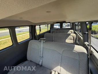 2023 Chevrolet Express 3500 Passenger Van LS 1LS 155.1" WB - miniatura 21