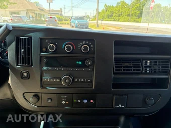 2023 Chevrolet Express 3500 Passenger Van LS 1LS 155.1" WB - miniatura 32