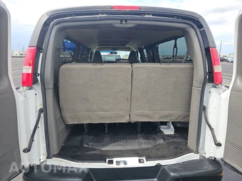 2023 Chevrolet Express 3500 Passenger Van LS 1LS 155.1" WB - miniatura 16