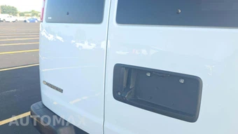 2023 Chevrolet Express 3500 Passenger Van LS 1LS 155.1" WB - miniatura 24