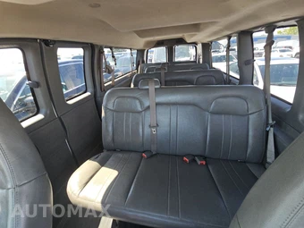 2023 Chevrolet Express 3500 Passenger Van LS 1LS 155.1" WB - miniatura 13