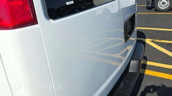 2023 Chevrolet Express 3500 Passenger Van LS 1LS 155.1" WB - miniatura 18