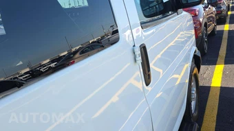 2023 Chevrolet Express 3500 Passenger Van LS 1LS 155.1" WB - miniatura 22