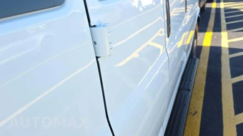 2023 Chevrolet Express 3500 Passenger Van LS 1LS 155.1" WB - miniatura 24