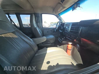 2023 Chevrolet Express 3500 Passenger Van LS 1LS 155.1" WB - miniatura 8