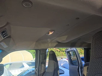 2023 Chevrolet Express 3500 Passenger Van LS 1LS 155.1" WB - miniatura 17