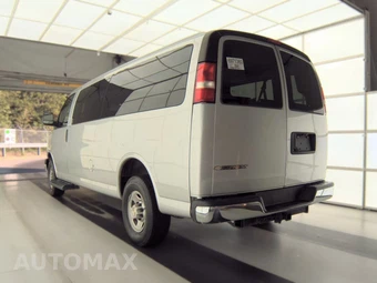 2023 Chevrolet Express 3500 Passenger Van LS 1LS 155.1" WB - miniatura 6