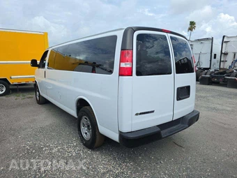 2023 Chevrolet Express 3500 Passenger Van LS 1LS 155.1" WB - miniatura 2