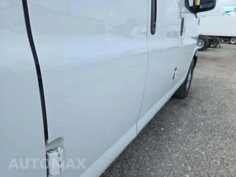 2023 Chevrolet Express 3500 Passenger Van LS 1LS 155.1" WB - miniatura 24