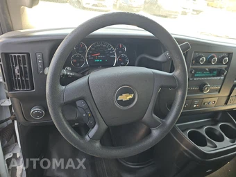 2023 Chevrolet Express 3500 Passenger Van LS 1LS 155.1" WB - miniatura 10