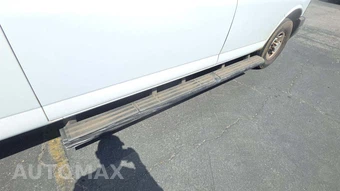 2023 Chevrolet Express 3500 Passenger Van LS 1LS 155.1" WB - miniatura 33