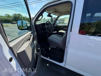 2023 Chevrolet Express 3500 Passenger Van LT 1LT 155.1" WB - miniatura 15