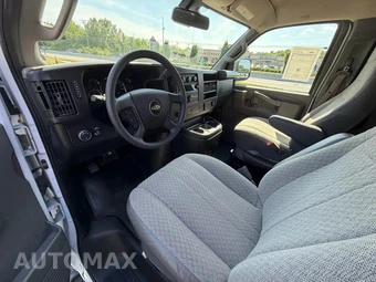 2023 Chevrolet Express 3500 Passenger Van LT 1LT 155.1" WB - miniatura 17