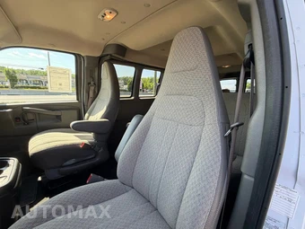 2023 Chevrolet Express 3500 Passenger Van LT 1LT 155.1" WB - miniatura 18