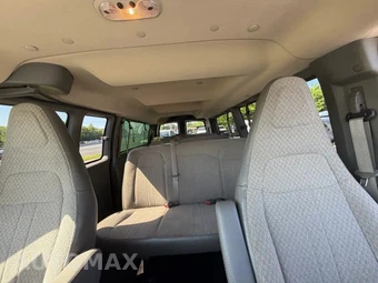 2023 Chevrolet Express 3500 Passenger Van LT 1LT 155.1" WB - miniatura 19