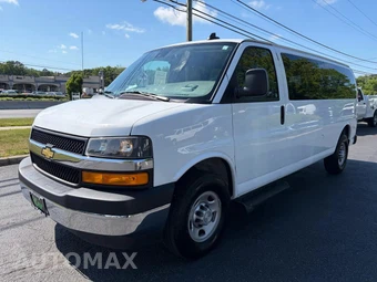 2023 Chevrolet Express 3500 Passenger Van LT 1LT 155.1" WB - miniatura 2