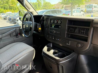 2023 Chevrolet Express 3500 Passenger Van LT 1LT 155.1" WB - miniatura 27