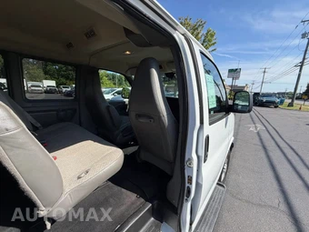 2023 Chevrolet Express 3500 Passenger Van LT 1LT 155.1" WB - miniatura 30
