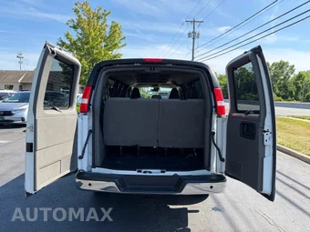 2023 Chevrolet Express 3500 Passenger Van LT 1LT 155.1" WB - miniatura 35