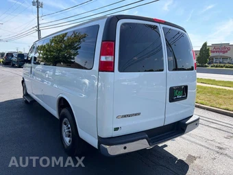 2023 Chevrolet Express 3500 Passenger Van LT 1LT 155.1" WB - miniatura 9