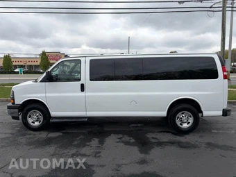 2023 Chevrolet Express 3500 Passenger Van LT 1LT 155.1" WB - miniatura 10