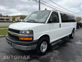 2023 Chevrolet Express 3500 Passenger Van LT 1LT 155.1" WB - miniatura 2