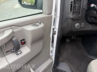 2023 Chevrolet Express 3500 Passenger Van LT 1LT 155.1" WB - miniatura 38