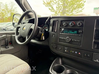 2023 Chevrolet Express 3500 Passenger Van LT 1LT 155.1" WB - miniatura 44
