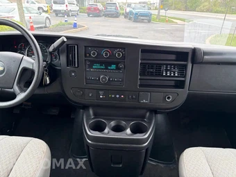 2023 Chevrolet Express 3500 Passenger Van LT 1LT 155.1" WB - miniatura 49
