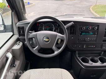 2023 Chevrolet Express 3500 Passenger Van LT 1LT 155.1" WB - miniatura 50